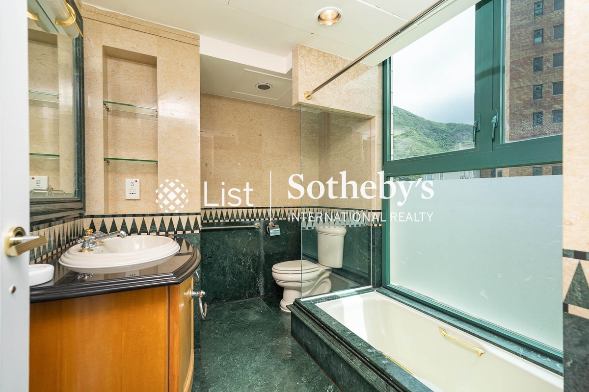 127 Repulse Bay Road 淺水灣道127號 | Second En-suite Bathroom
