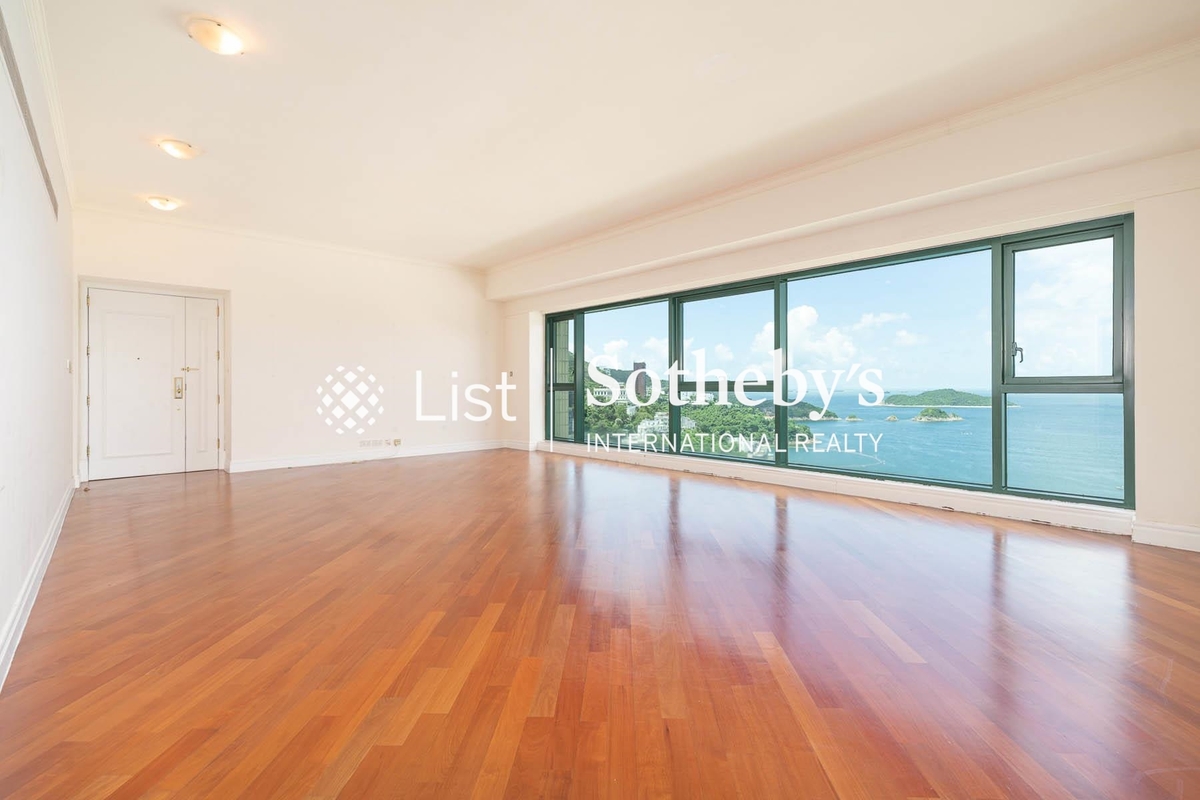 127 Repulse Bay Road 淺水灣道127號 | Living and Dining Room