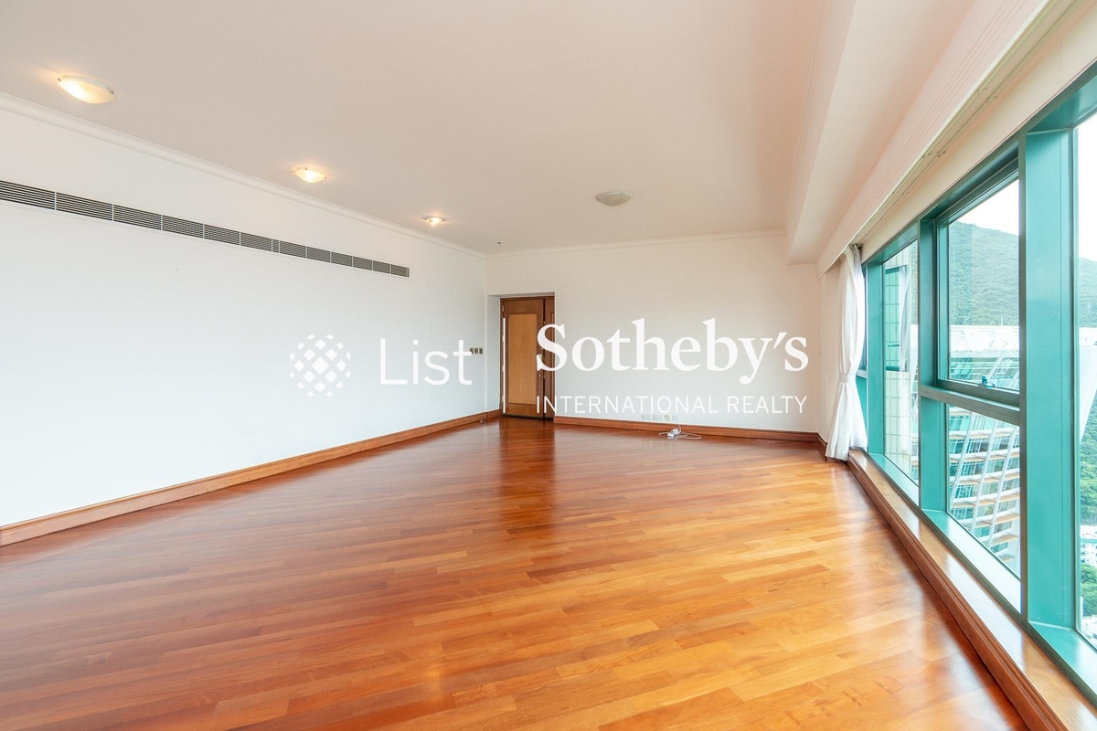 127 Repulse Bay Road 淺水灣道127號 | Living and Dining Room