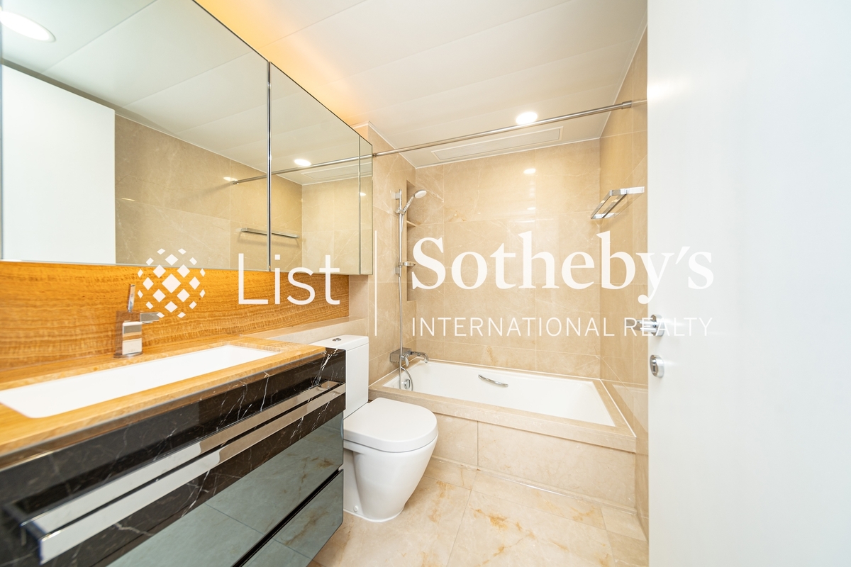 127 Repulse Bay Road 淺水灣道127號 | Guest Bathroom