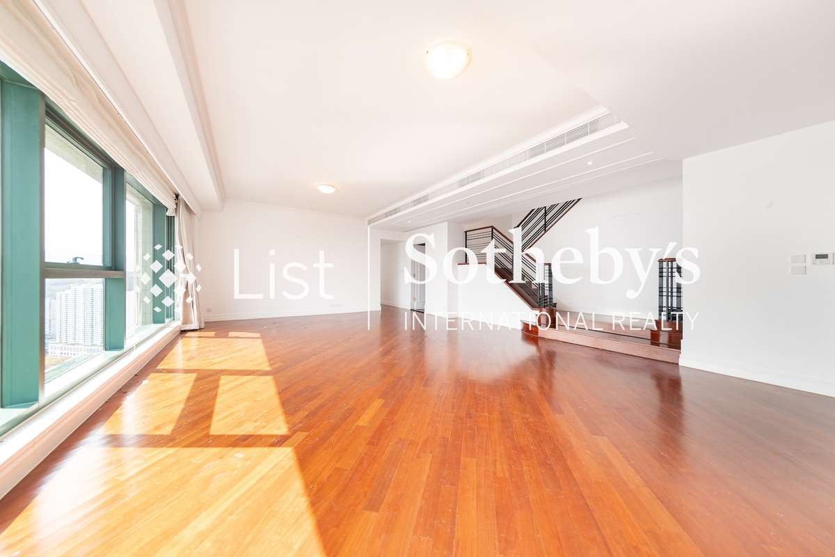 127 Repulse Bay Road 淺水灣道127號 | Living and Dining Room