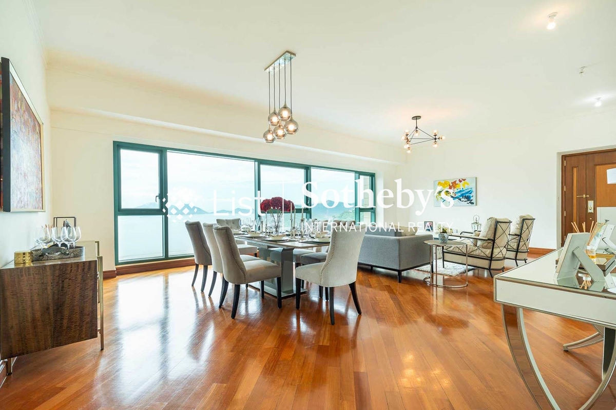 127 Repulse Bay Road 淺水灣道127號 | Living and Dining Room