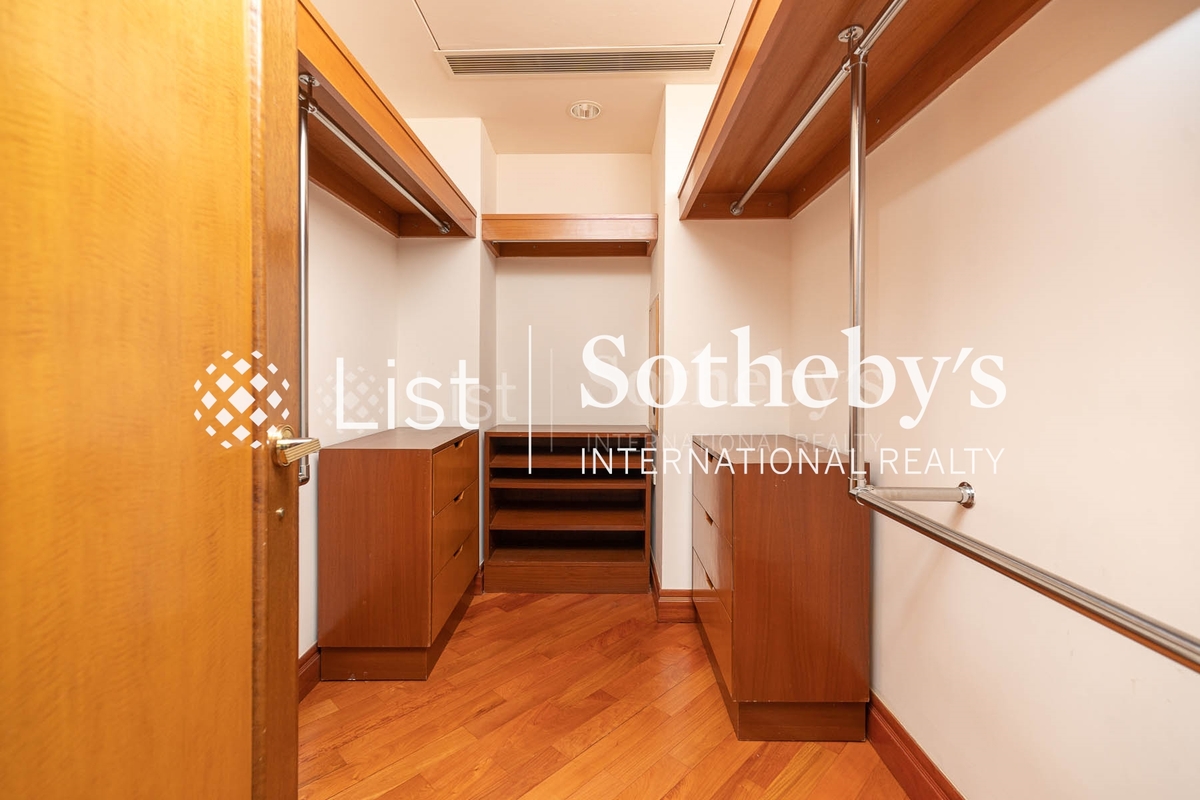 127 Repulse Bay Road 浅水湾道127号 | Walk-in Closet in Master Bedroom 