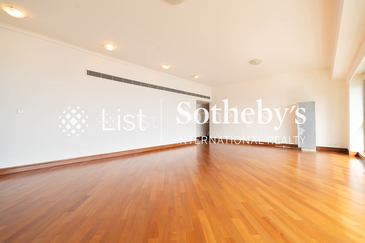 127 Repulse Bay Road 浅水湾道127号 | Living and Dining Room