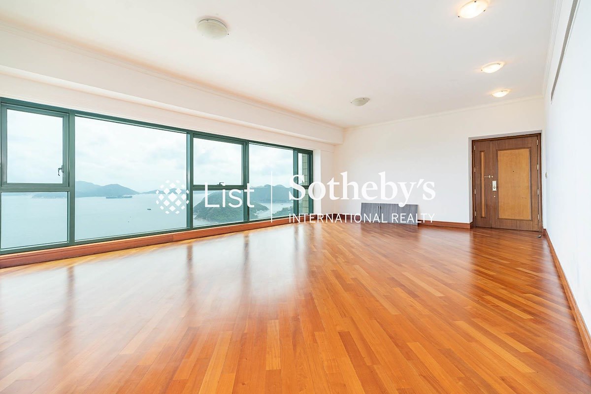 127 Repulse Bay Road 浅水湾道127号 | Living and Dining Room