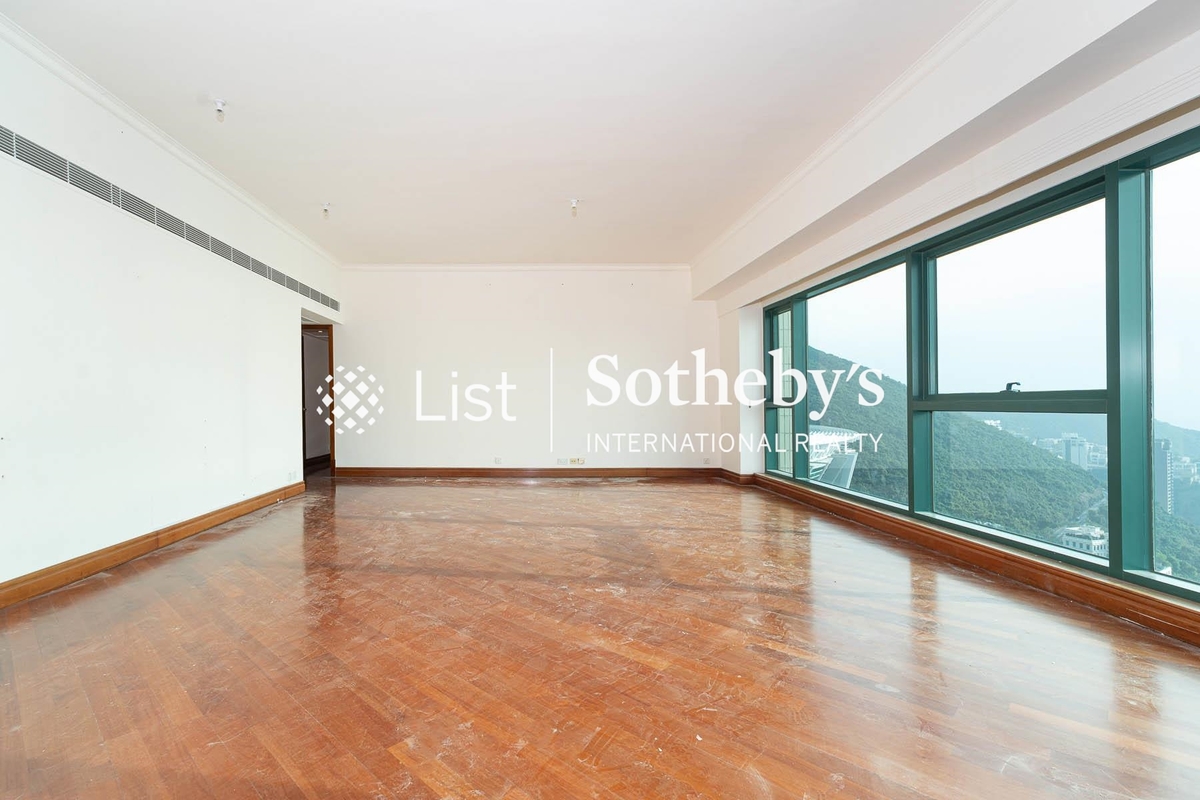 127 Repulse Bay Road 淺水灣道127號 | Living and Dining Room