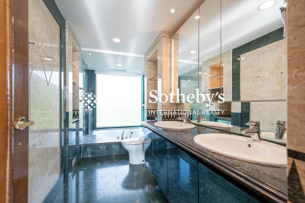 127 Repulse Bay Road 淺水灣道127號 | Master Bathroom