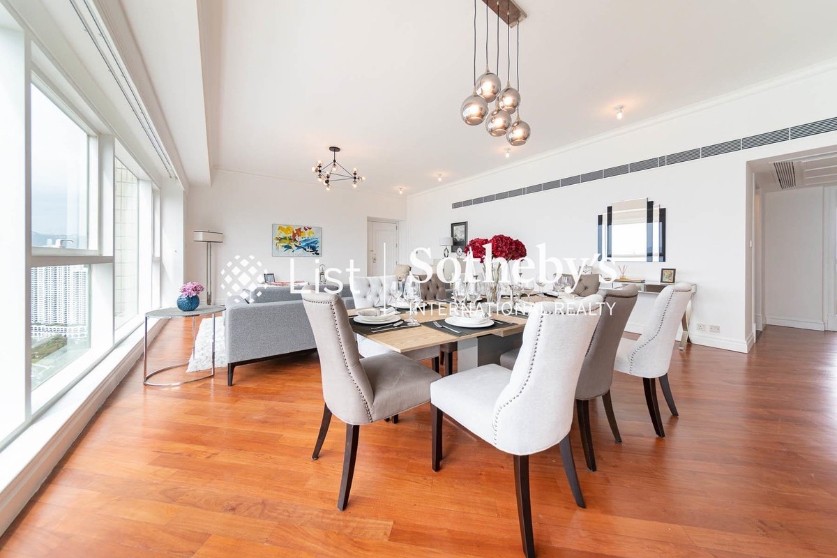 127 Repulse Bay Road 浅水湾道127号 | Living and Dining Room