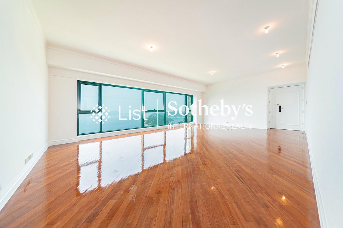 127 Repulse Bay Road 浅水湾道127号 | Living and Dining Room