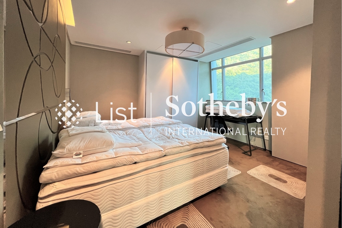 The Lily The Lily | Second Bedroom