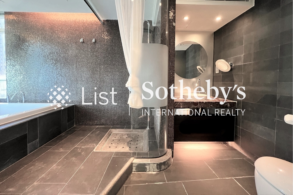 The Lily The Lily | Master Bathroom