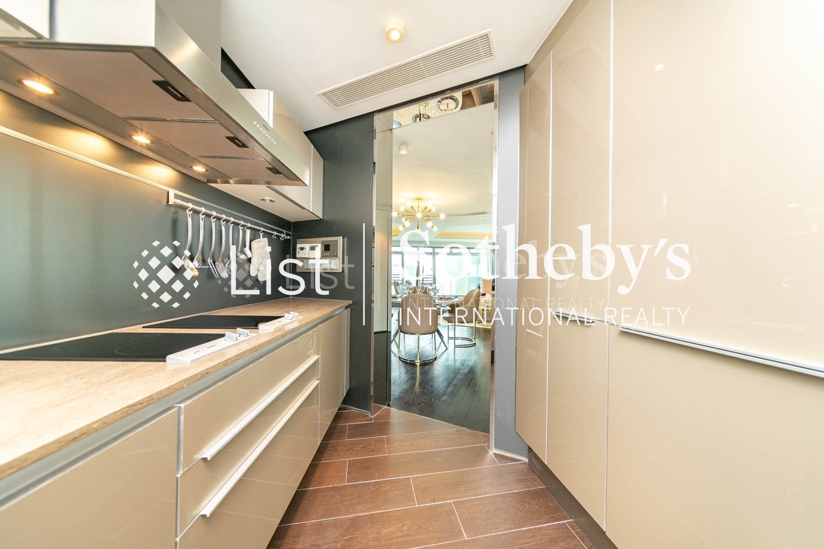 The Lily The Lily | Kitchen