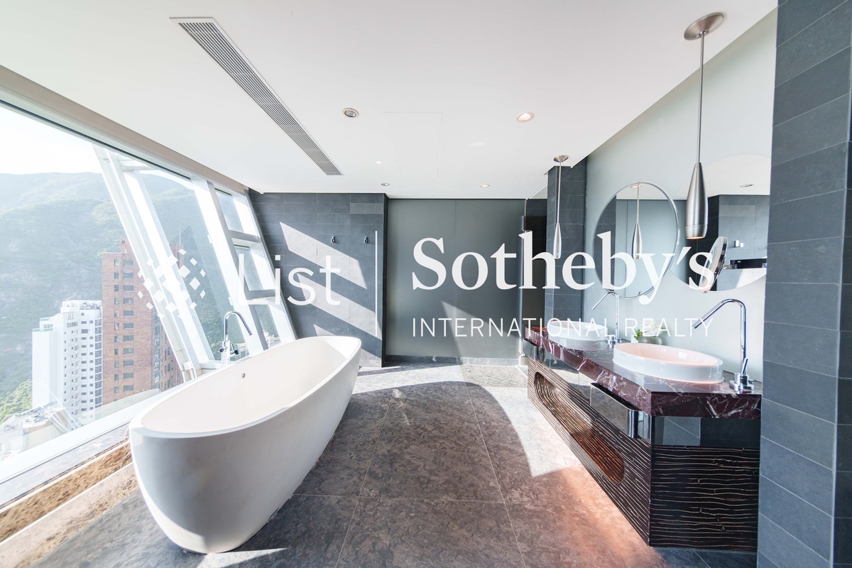 The Lily The Lily | Master Bathroom