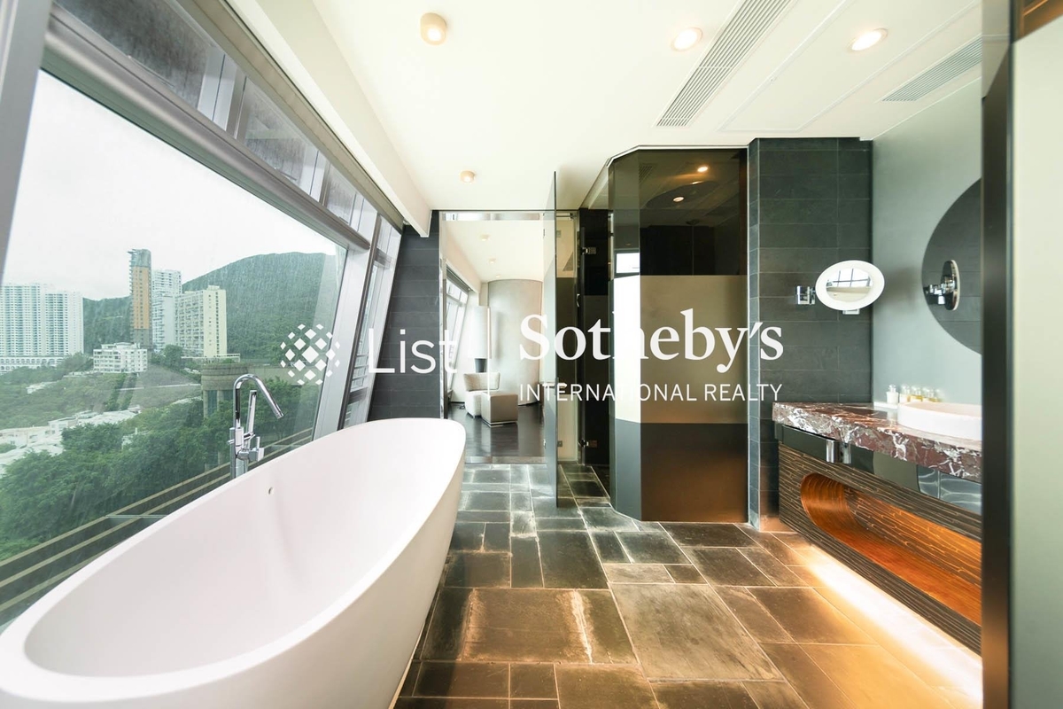 The Lily The Lily | Master Bathroom