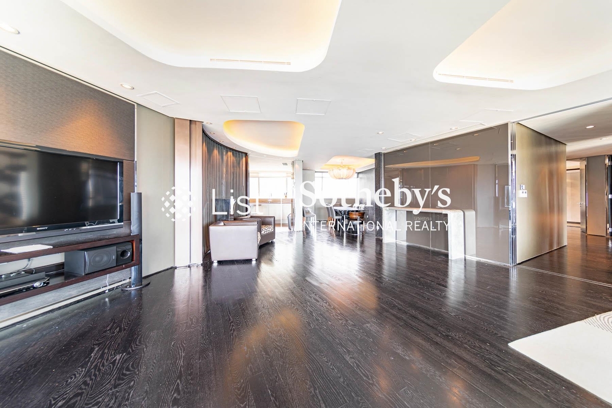 The Lily The Lily | Living and Dining Room