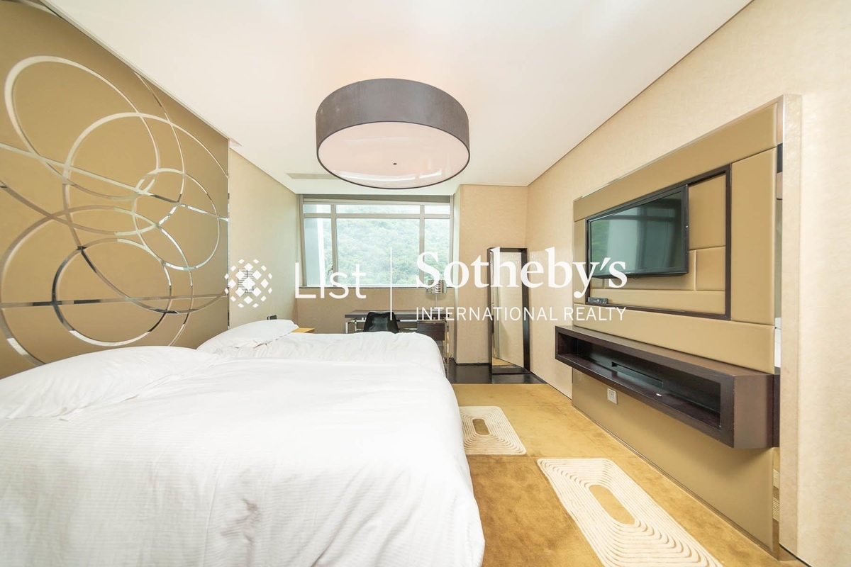 The Lily The Lily | Second En-suite Bedroom