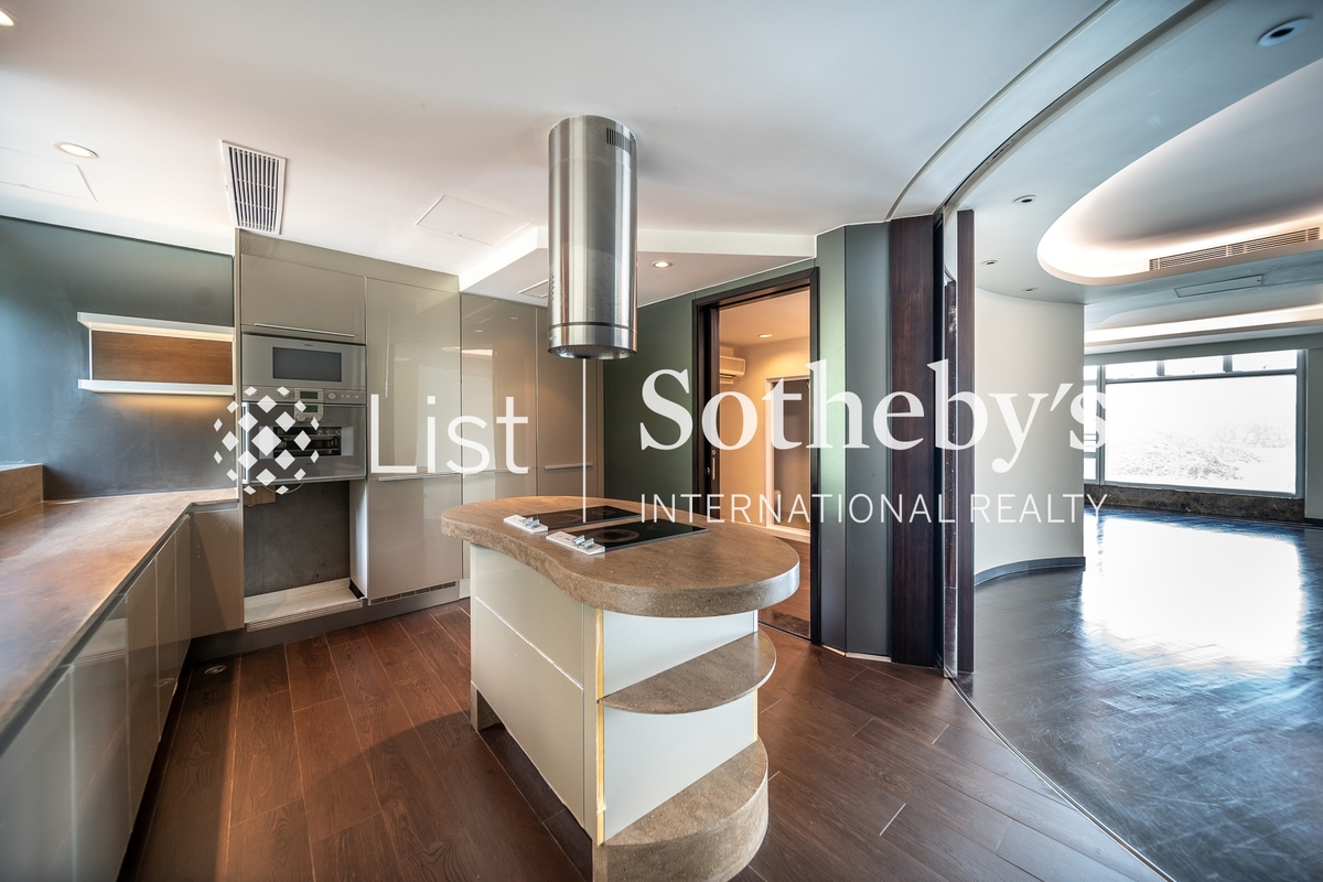 The Lily The Lily | Open Kitchen