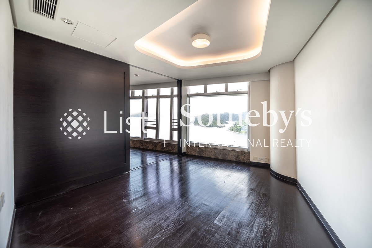 The Lily The Lily | Study Room