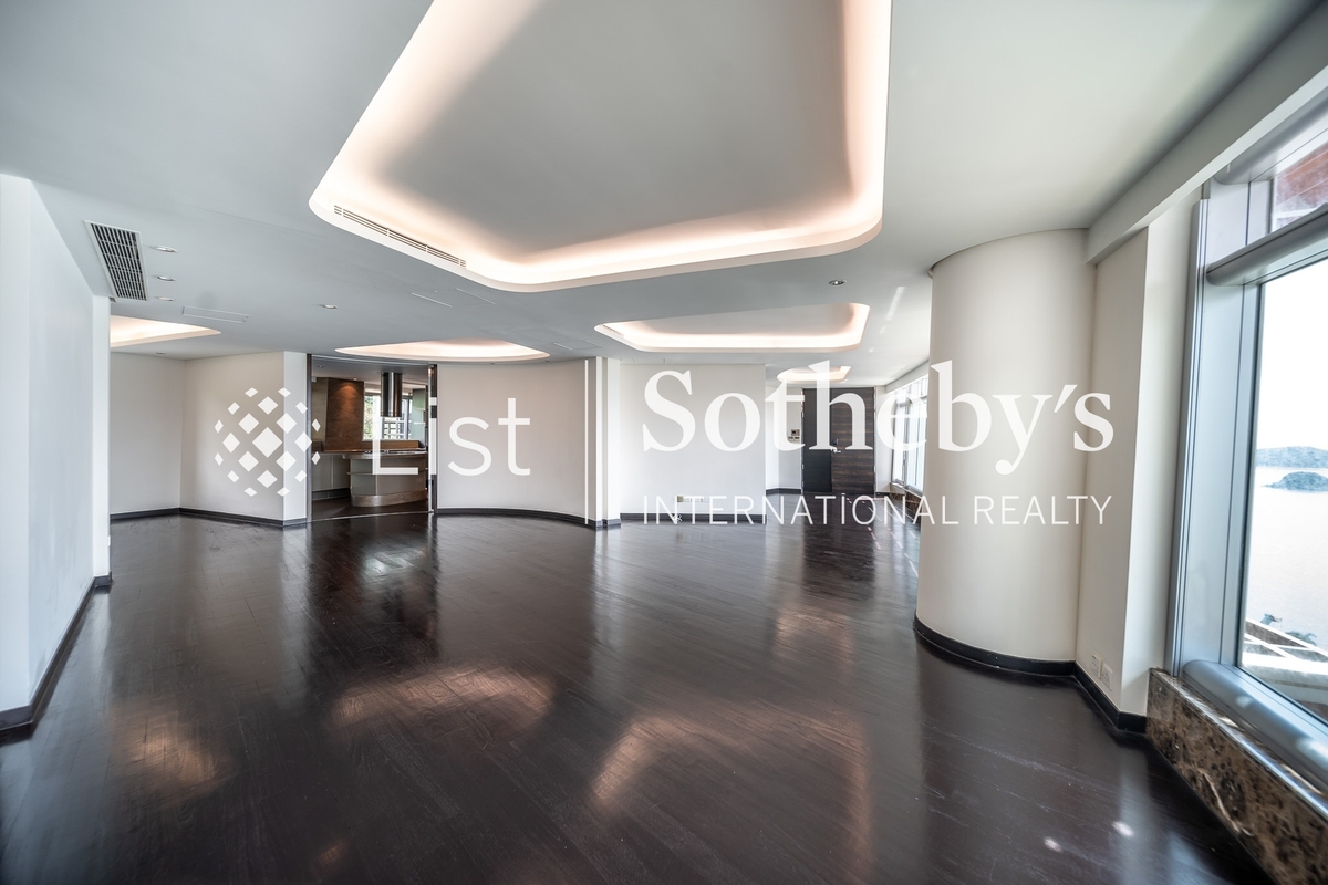 The Lily The Lily | Living and Dining Room