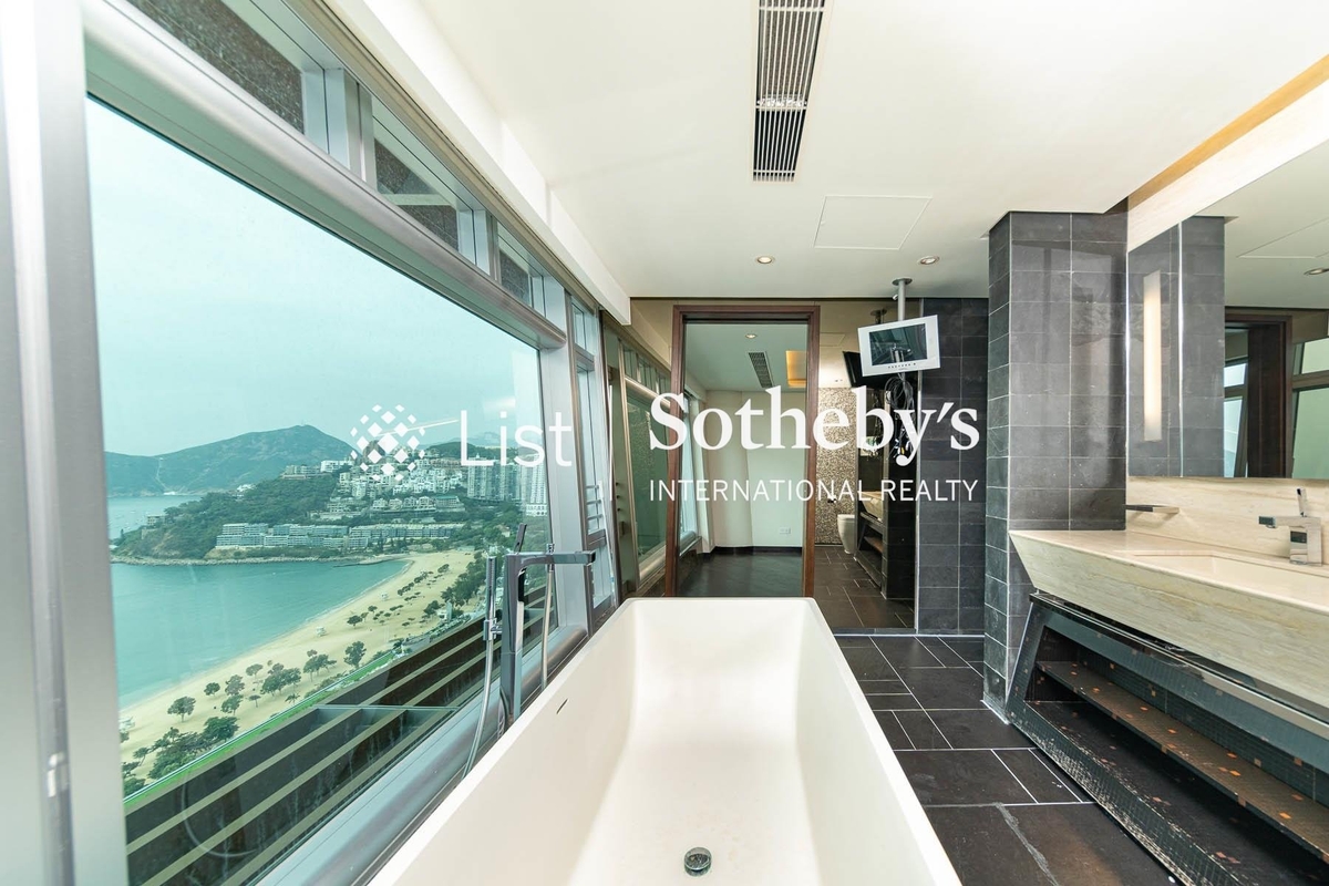 The Lily The Lily | Master Bathroom