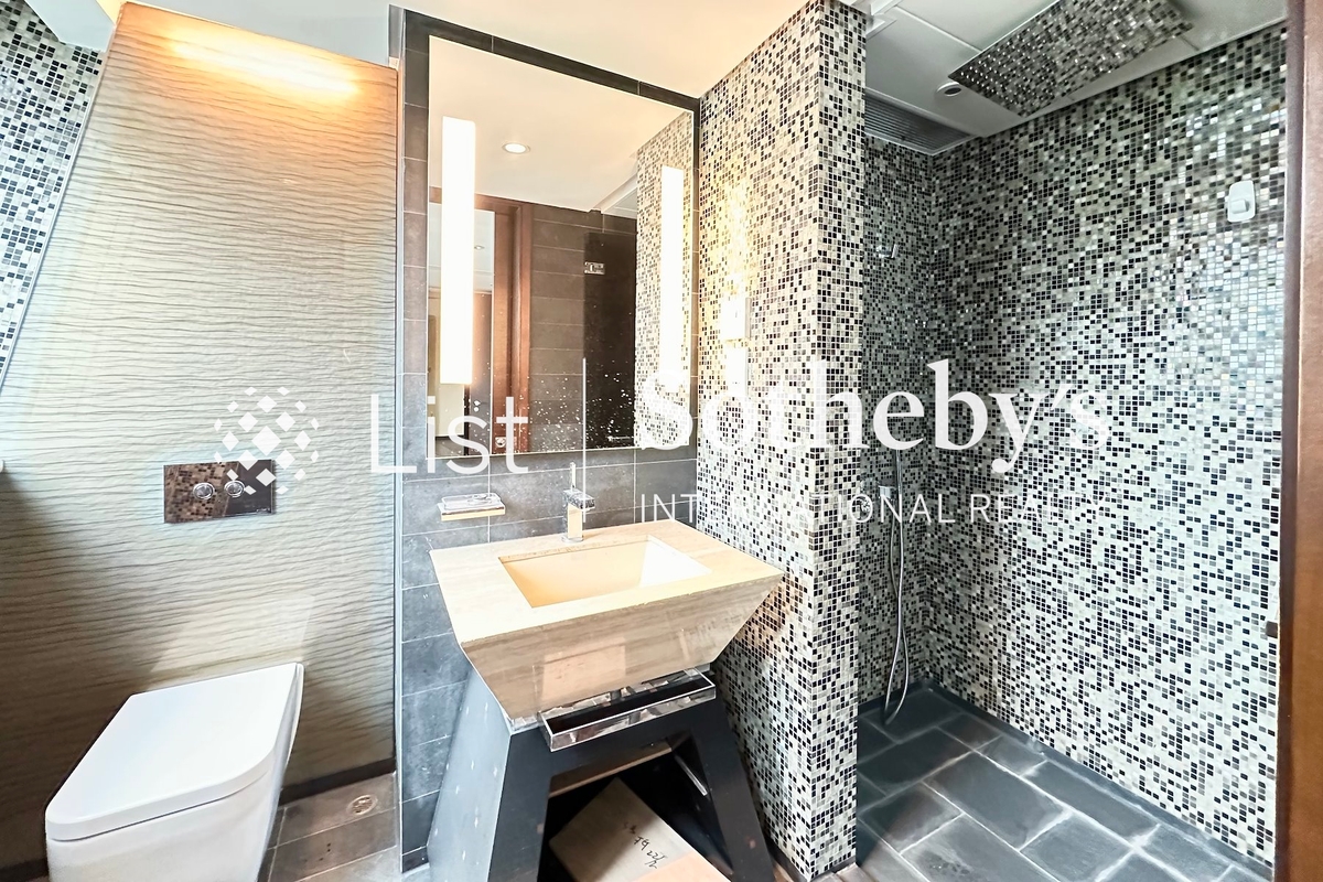 The Lily The Lily | Fourth En-suite Bathroom
