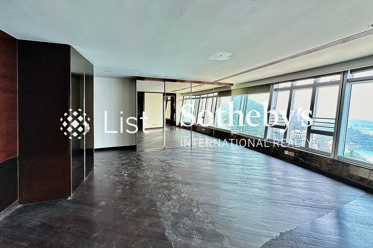 The Lily The Lily | Family Room