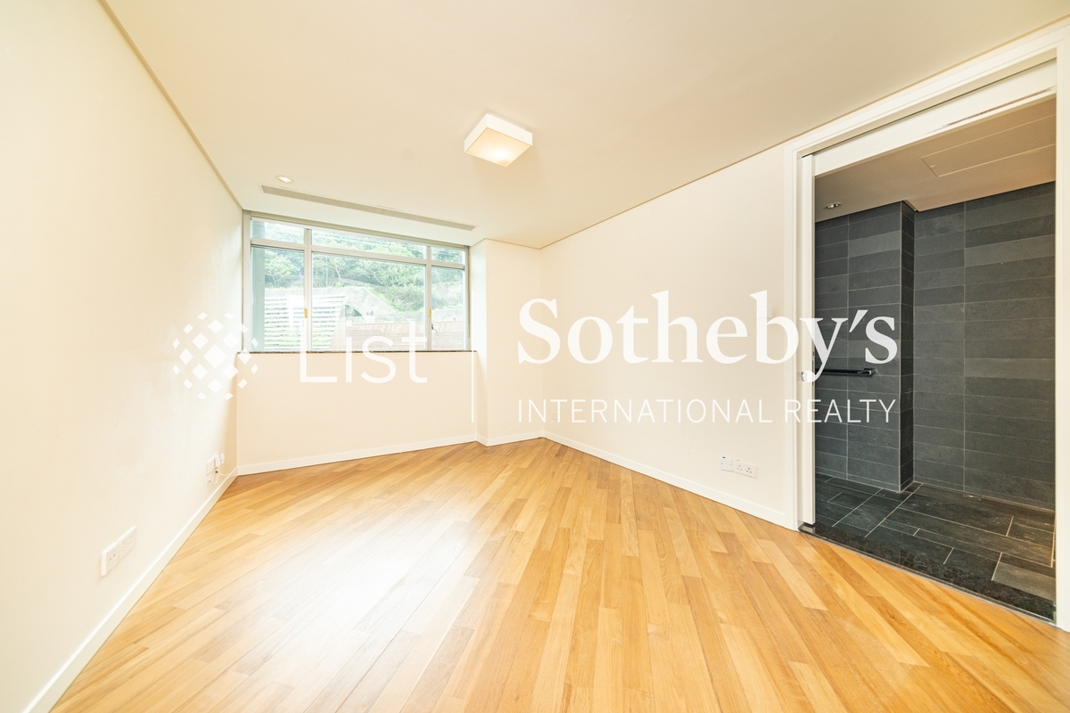 The Lily The Lily | Second En-suite Bedroom