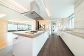 The Lily The Lily | Kitchen