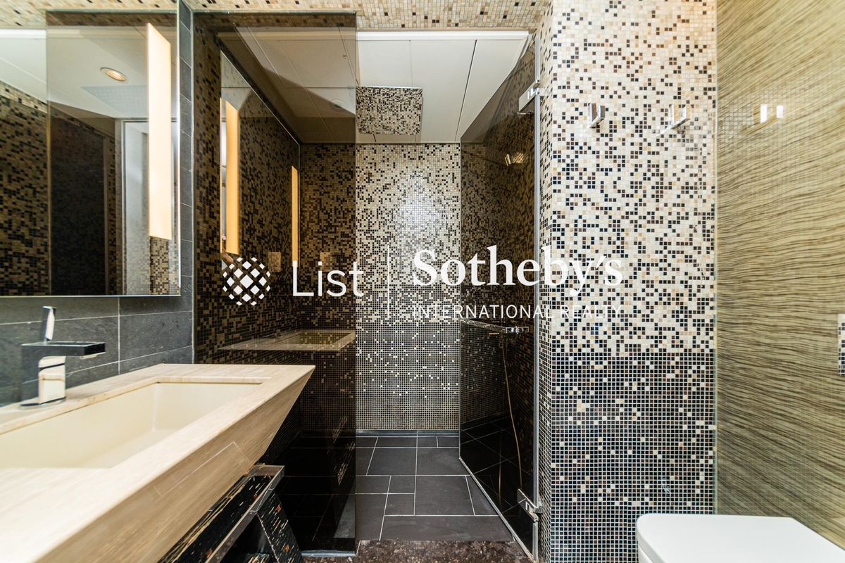 The Lily The Lily | Second En-suite Bathroom