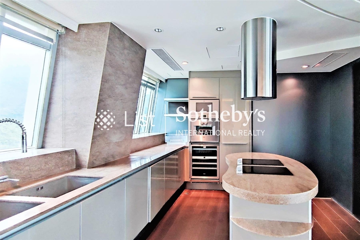 The Lily The Lily | Kitchen