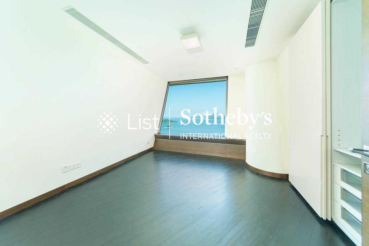 The Lily The Lily | Fifth Bedroom