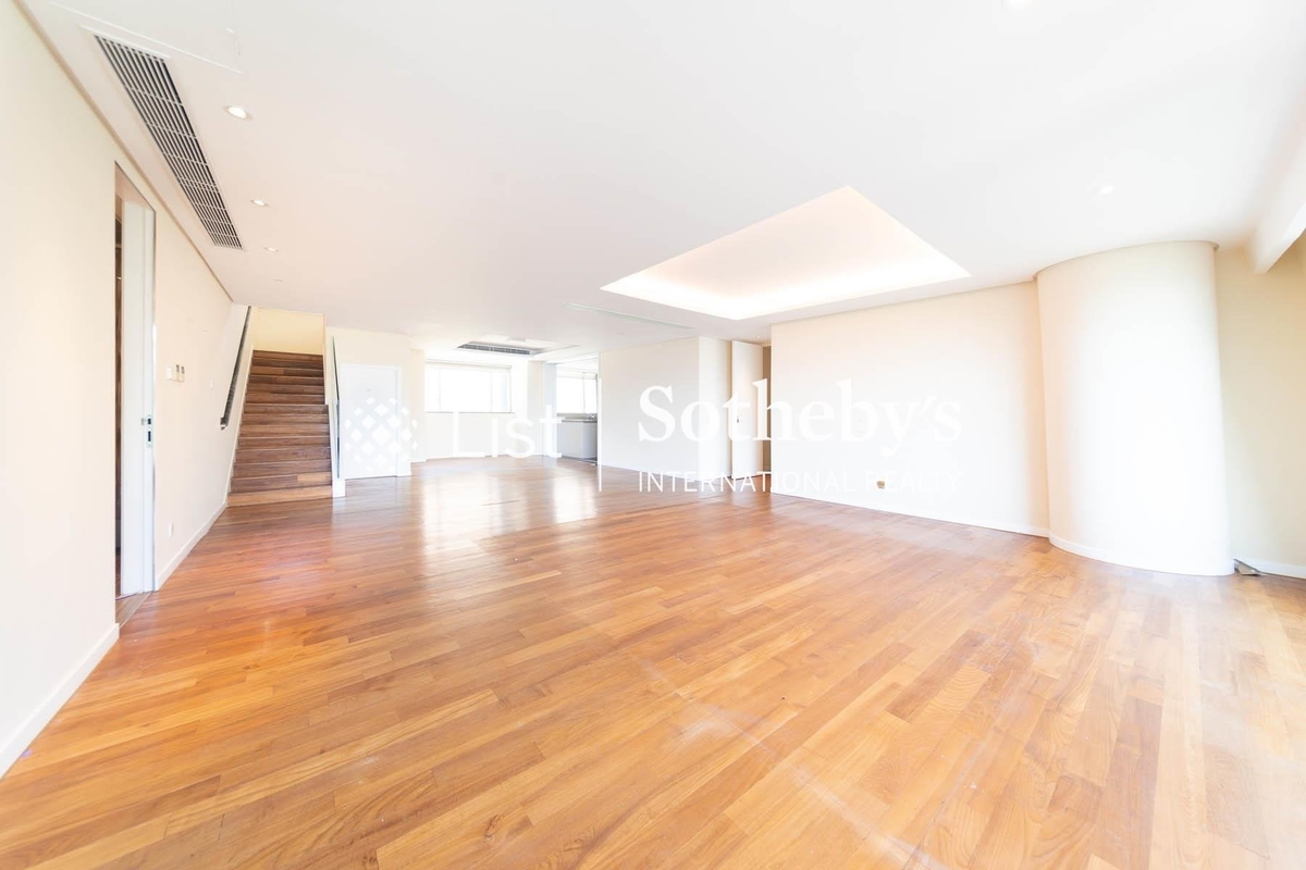 The Lily The Lily | Living and Dining Room