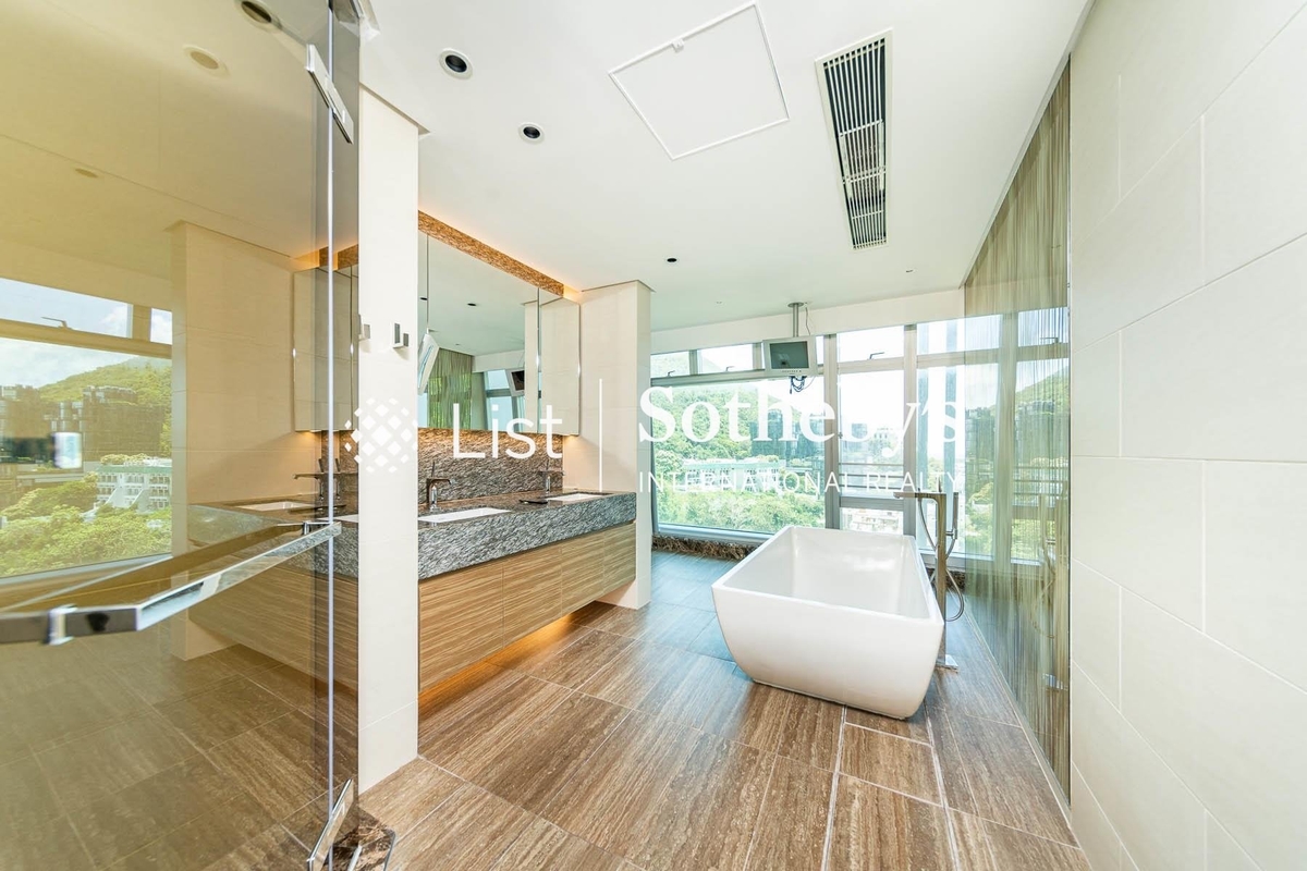 The Lily The Lily | Master Bathroom