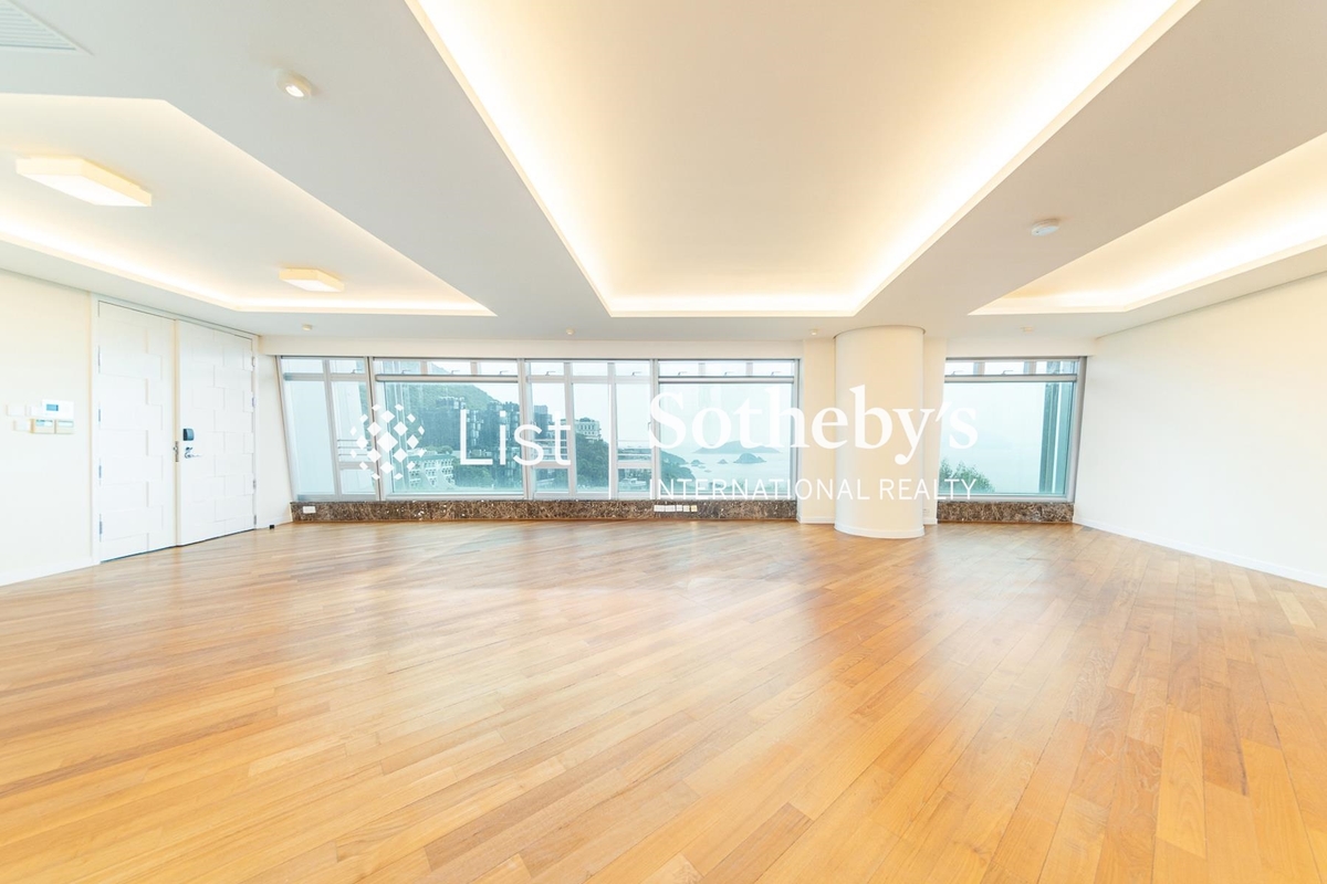 The Lily The Lily | Living and Dining Room