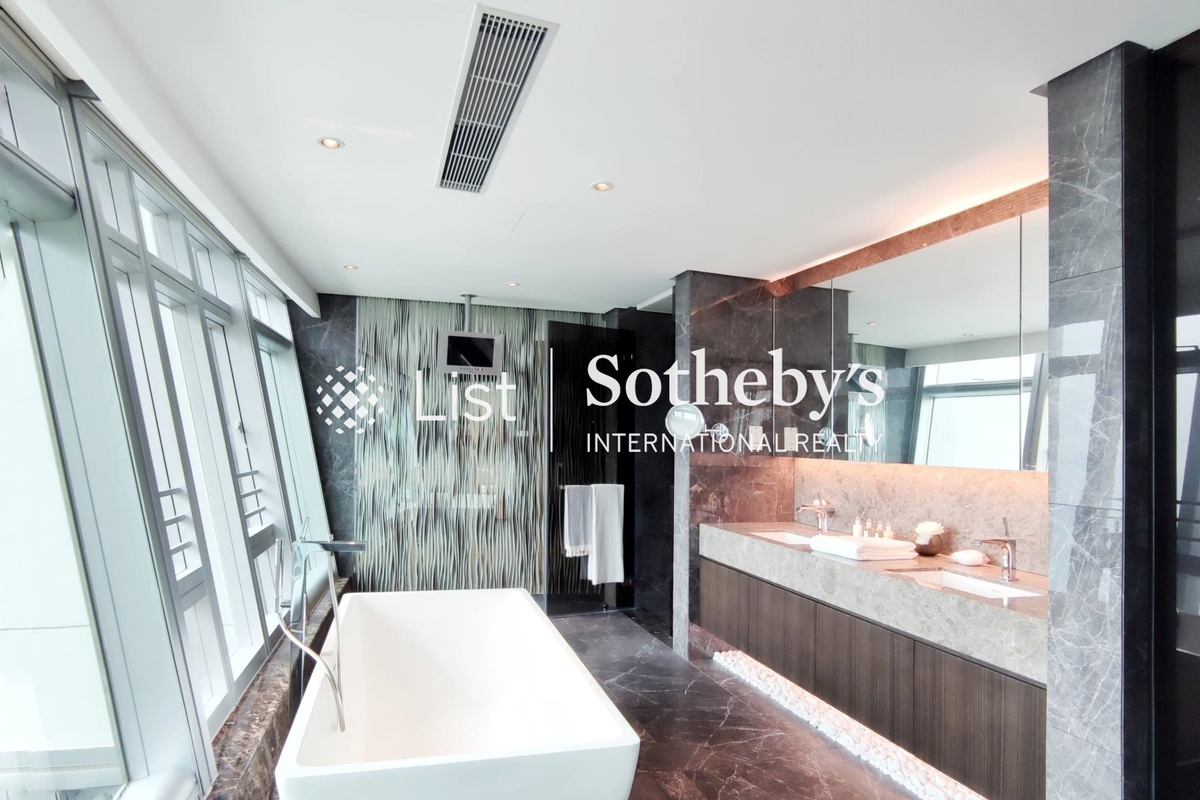 The Lily The Lily | Master Bathroom