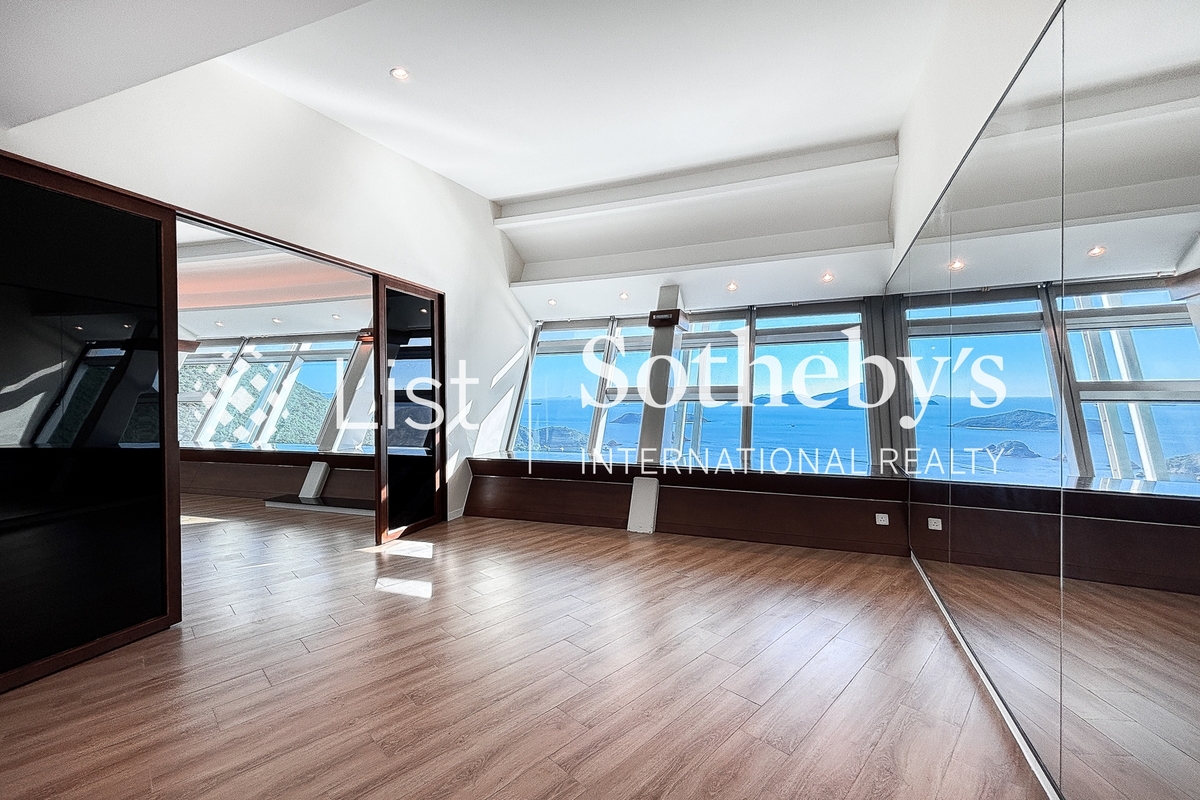 The Lily The Lily | Fifth Bedroom