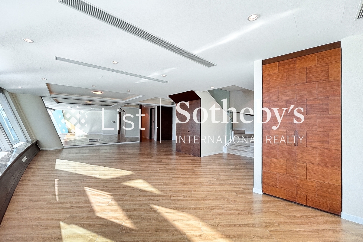 The Lily The Lily | Family Room