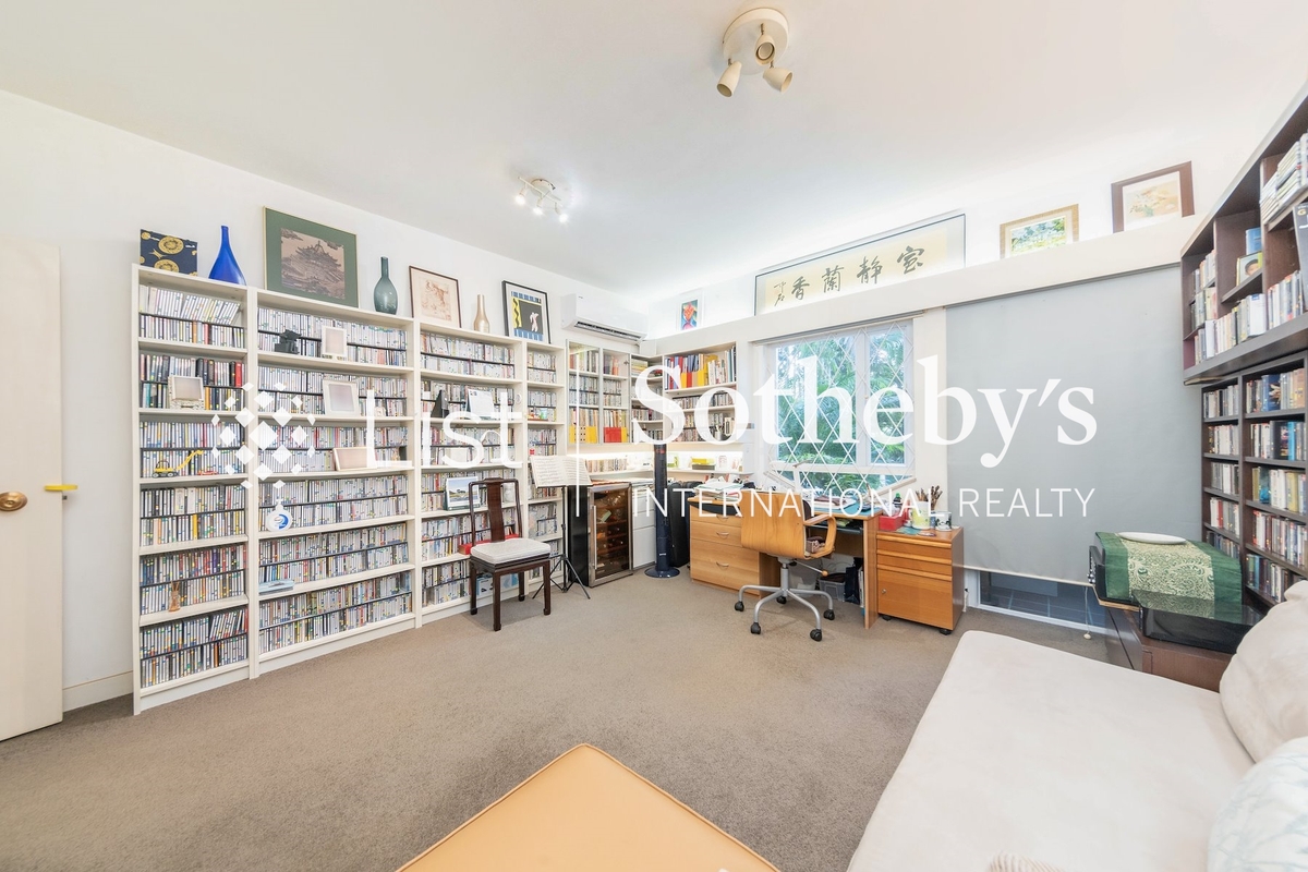 Guildford Court 僑福道5號 | Third Bedroom