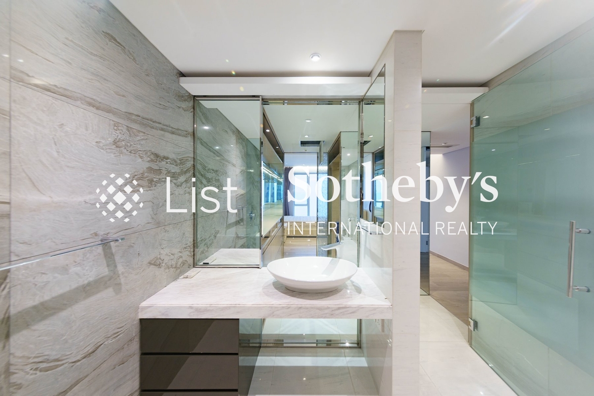 Guildford Court 僑福道5號 | Master Bathroom