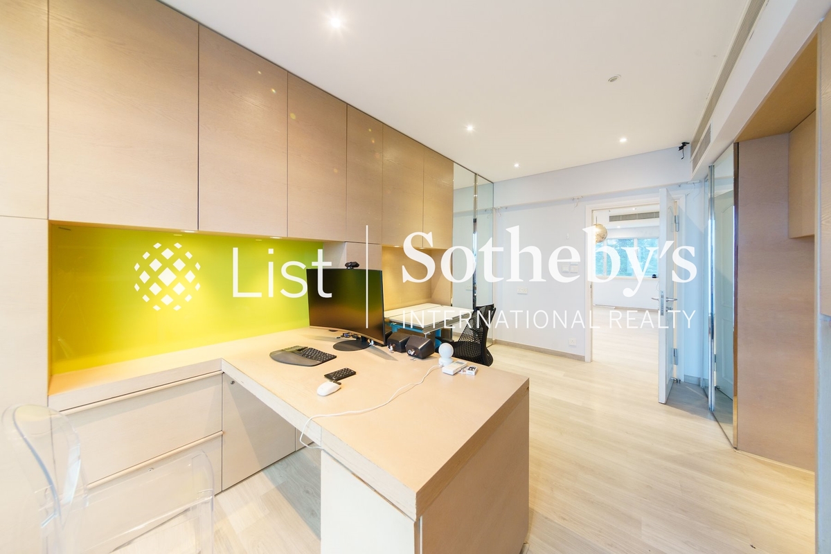 Guildford Court 僑福道5號 | Third Bedroom