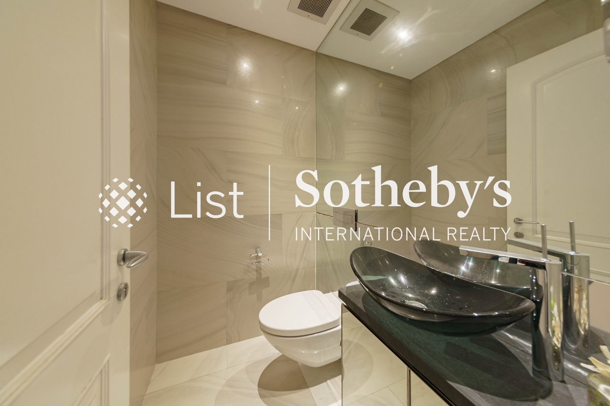 Guildford Court 僑福道5號 | Guest Powder Room