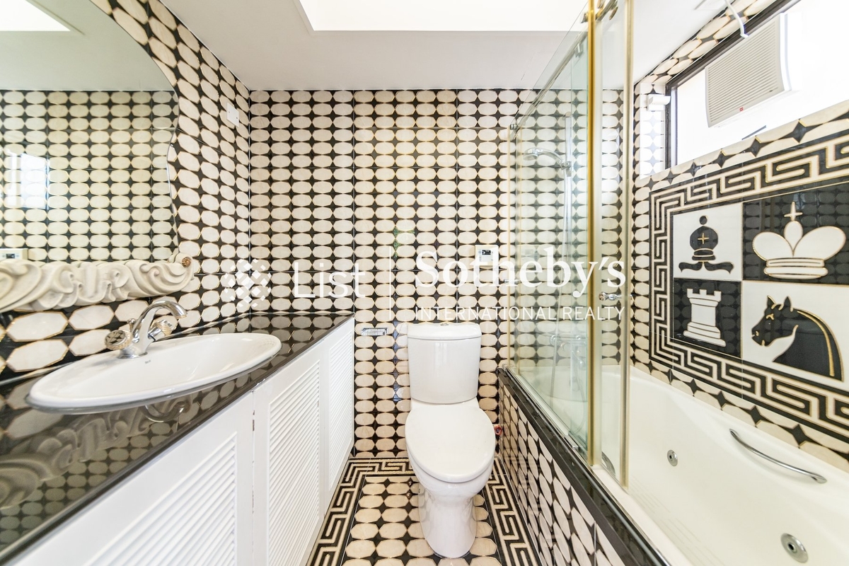 Repulse Bay Heights 淺水灣花園 | Second Bathroom