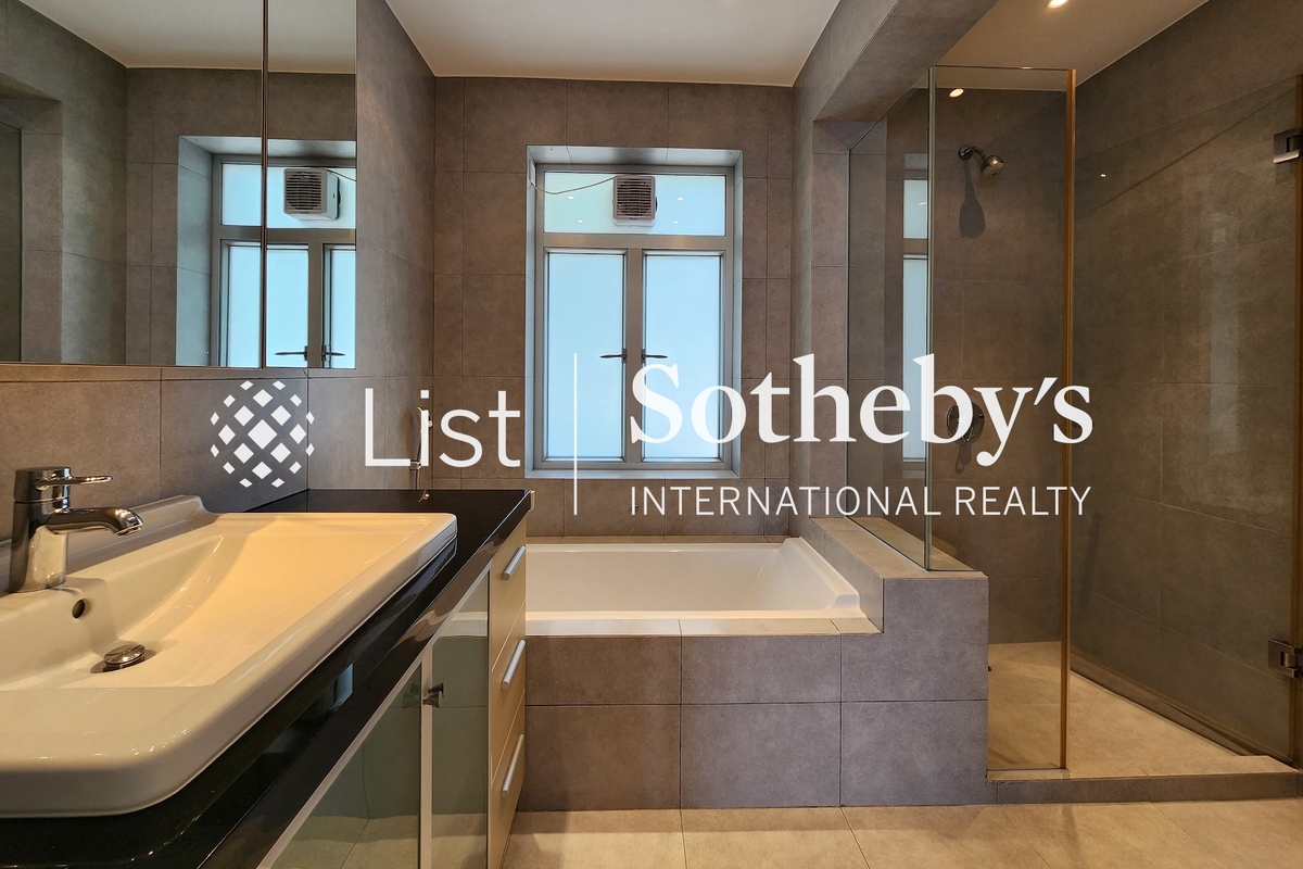 Barker Villa 柏架別墅 | Master Bathroom