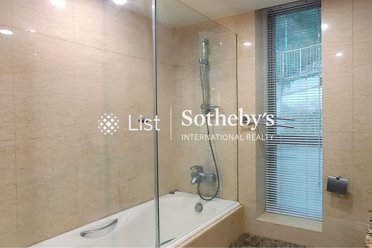 Haking Mansions Haking Mansions | Master Bathroom