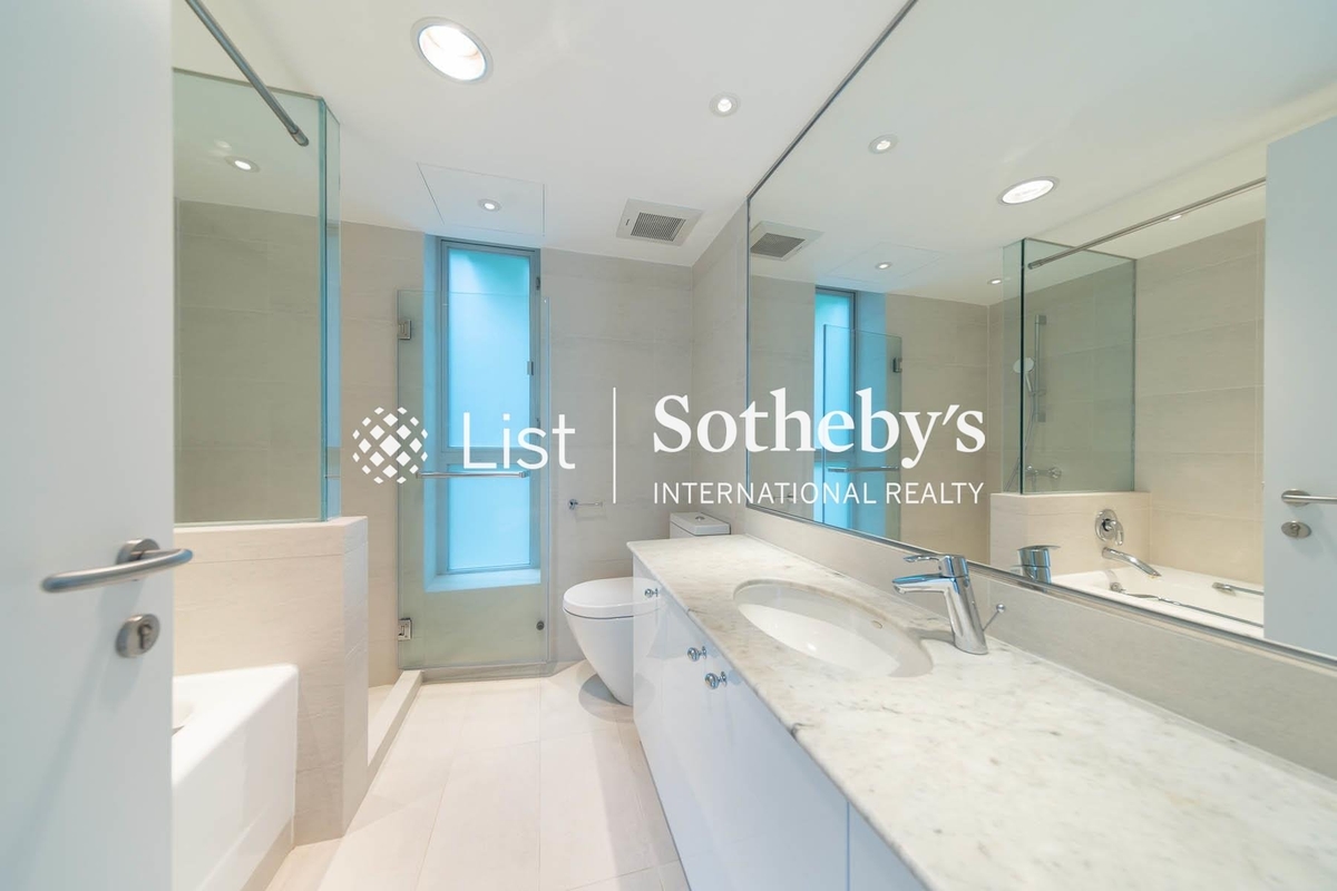 Haking Mansions Haking Mansions | Master Bathroom