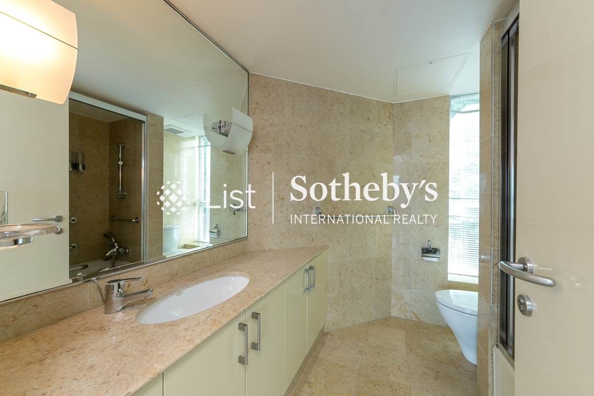 Haking Mansions Haking Mansions | Guest Bathroom