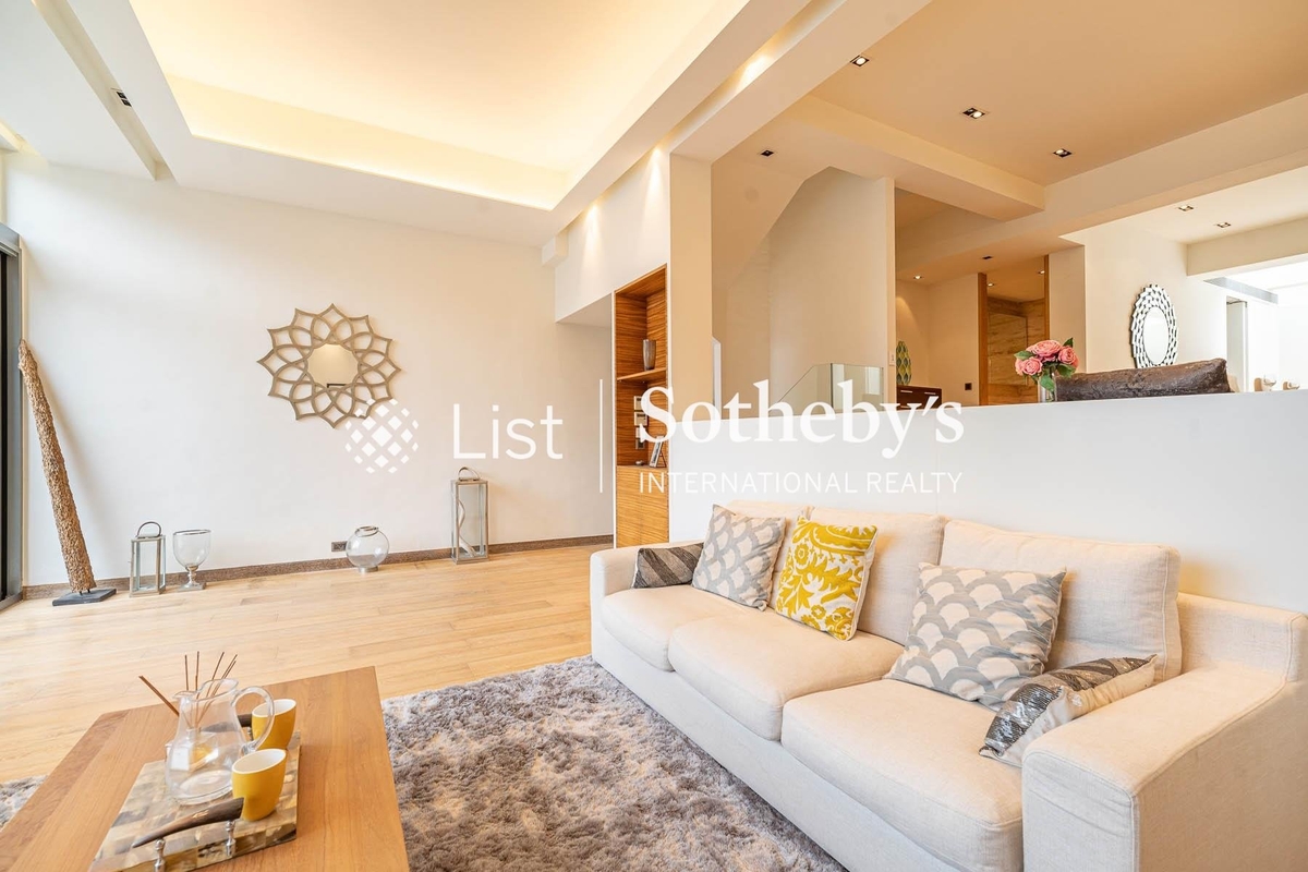 The Beachfront 璧池 | Living Room