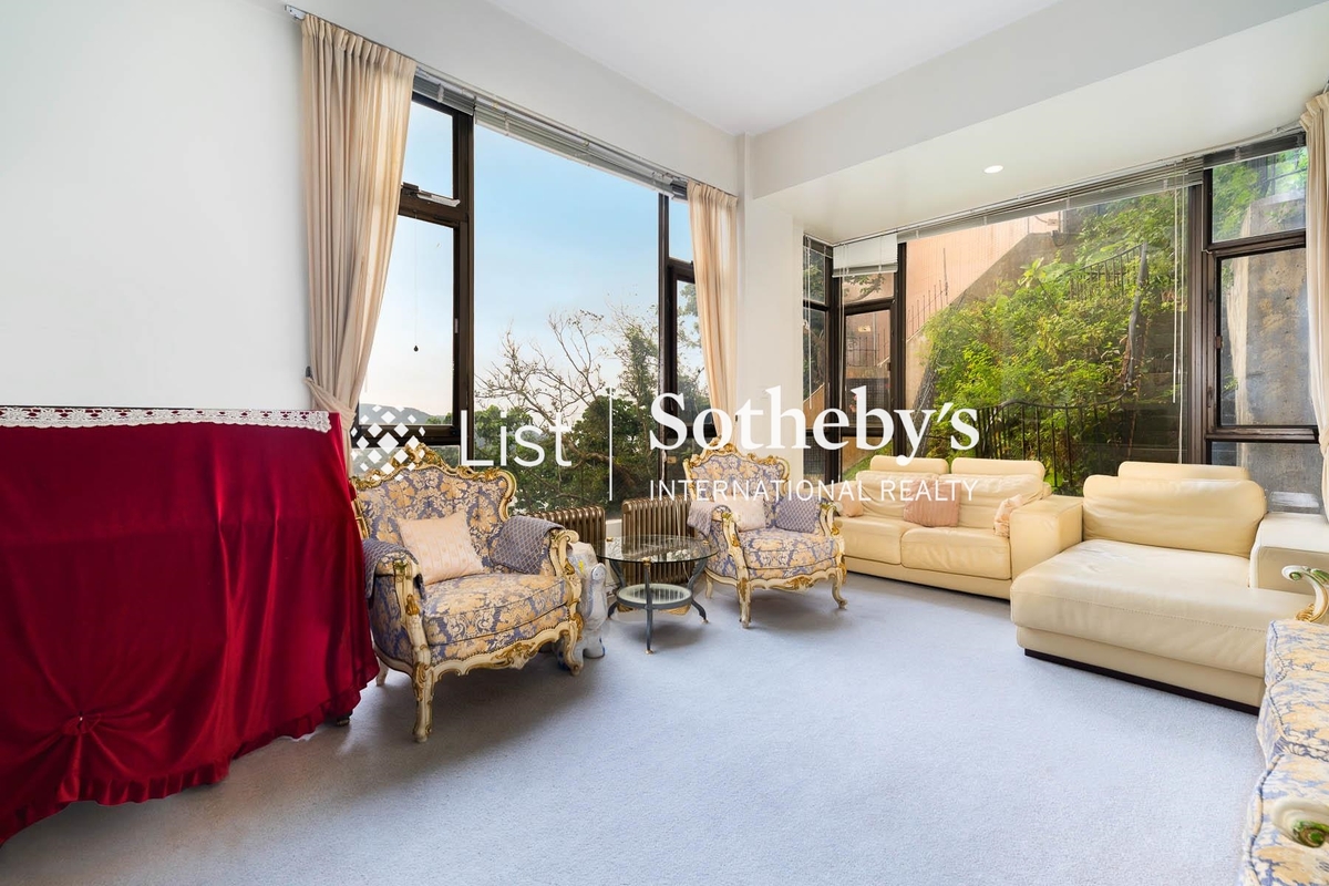 The Beachfront 璧池 | Living Room