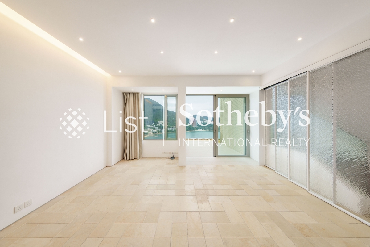 The Beachfront 璧池 | Living Room