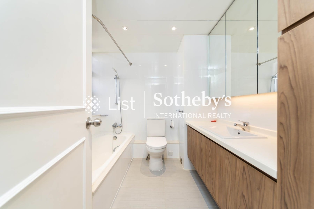 Po Garden 寶園 | Master Bathroom